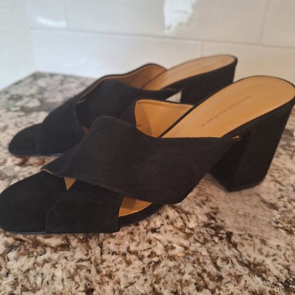 Banana Republic Black Suede heels sandals size 9M‎ - Picture 4 of 9